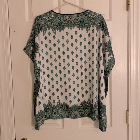 Like NEW Dana Buckman top w/Paisley Design - size S - Picture 4 of 4